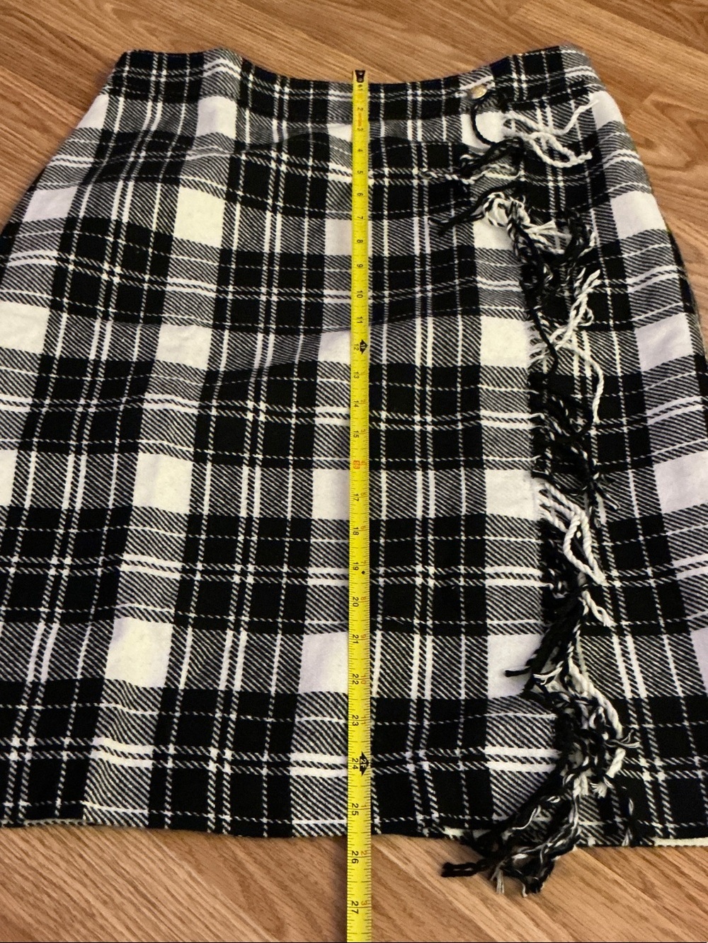 Talbots Fringe Wrap Skirt in Ice Plaid Size 10 - Picture 8 of 9